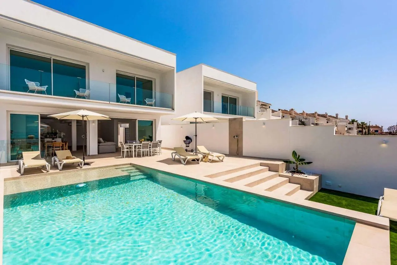 Επικοινωνία με το Villa Felix Uno